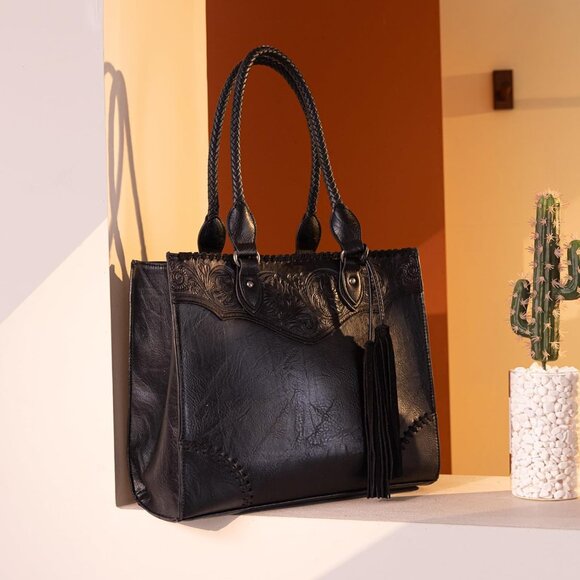 Vintage-Inspired Western Handbag: Vegan Leather with Whipstitch & Fringe Design - Picture 6 of 7